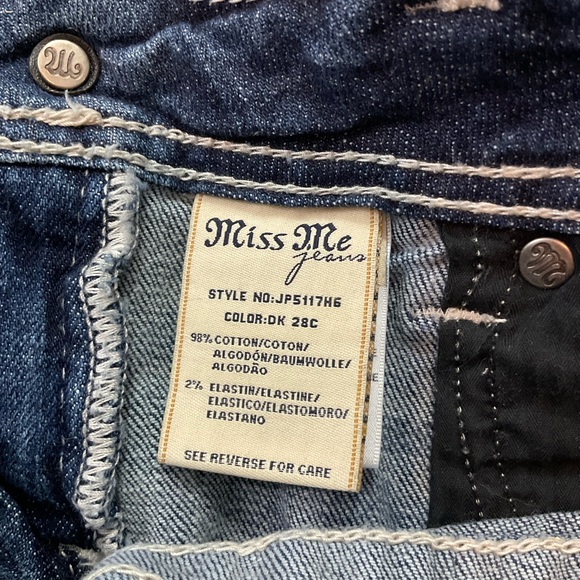 Miss Me Embellished Embroidered Denim Shorts Womens Sz 28 - Picture 6 of 8